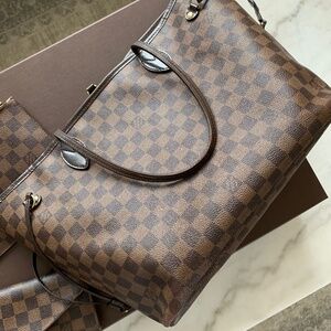 Authentic Louis Vuitton Neverfull MM – Damier Ebene with Pouch